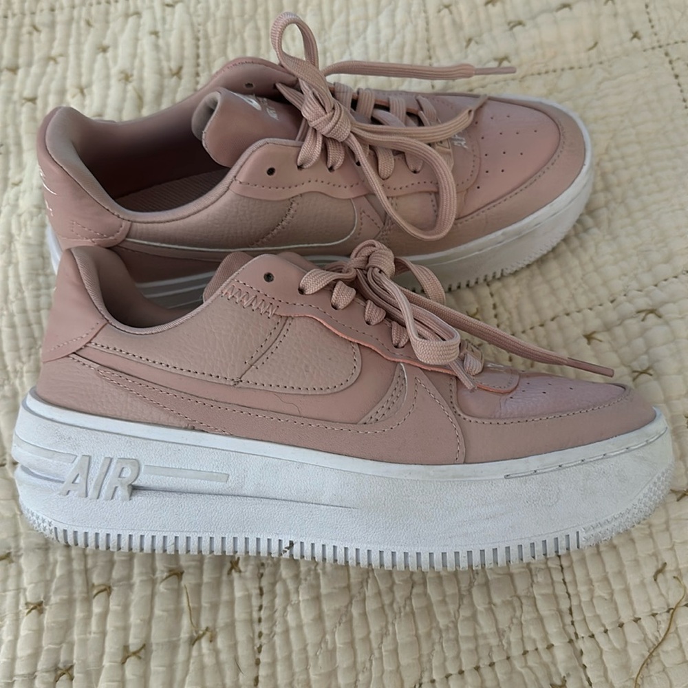 Nike Air Force 1 pink size 6
